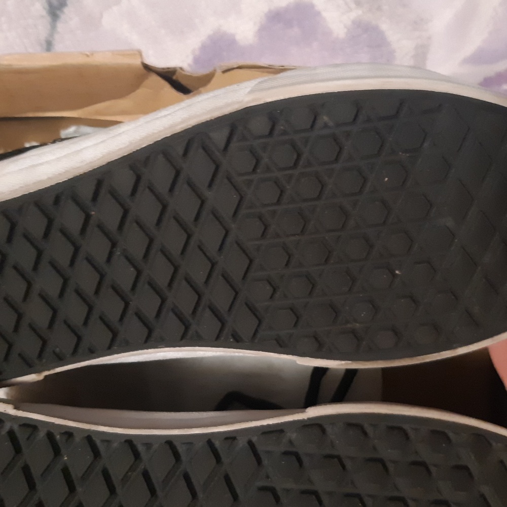 Vans - Picture 2 of 3